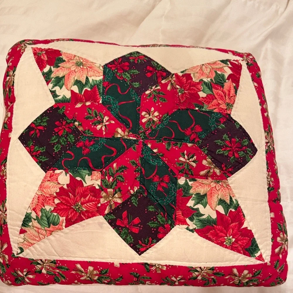 Holiday Star Pattern Pillow Set